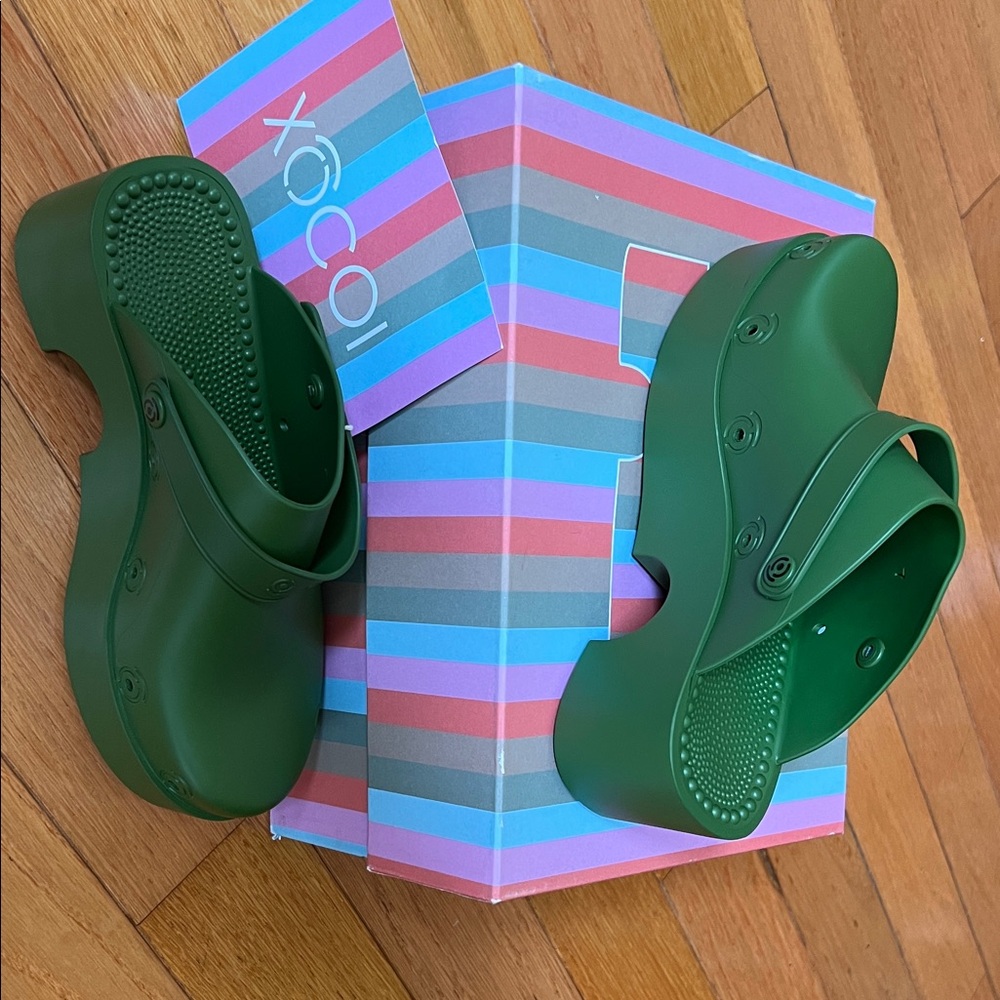 Green Platform Clog Mules — Women's Lightweight Slip-On